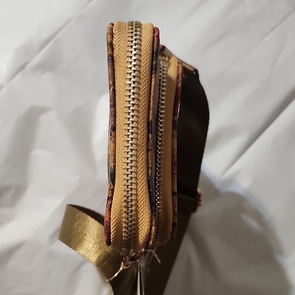 Floral Cork Phone Purse - Picture 5 of 14